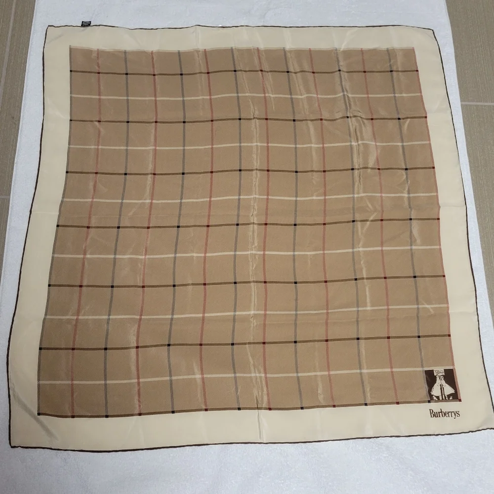 Vintage Burberrys Silk Scarf. - Picture 6 of 14
